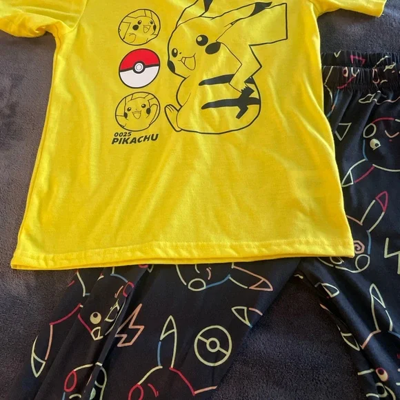 NWOT Pikachu Yellow & Black Kids Pajama Set - Picture 2 of 3